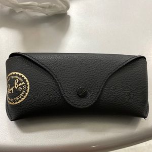 Ray ban wayfarer sunglasses, perfect condition very lightly used.